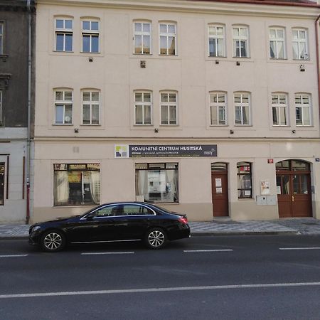 Studio Husitska 114/74 Praga Zewnętrze zdjęcie